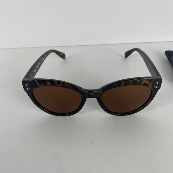 Women's Tortoise Sunglasses - Picture 4 of 8